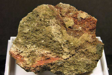 金礞石的功效与作用坠痰下气,平肝镇惊.